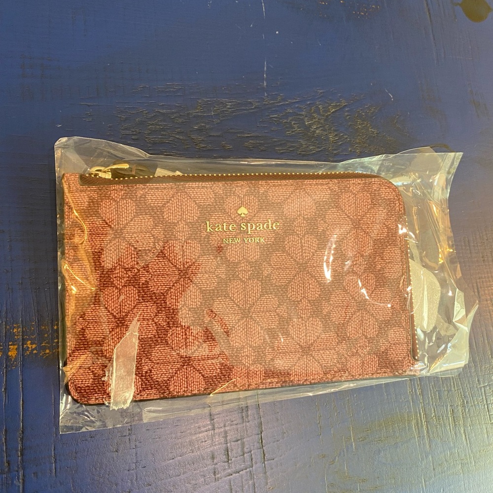 (NEW) Beautiful Kate Spade Brown Zip Wristlet w/strap! - Picture 4 of 4